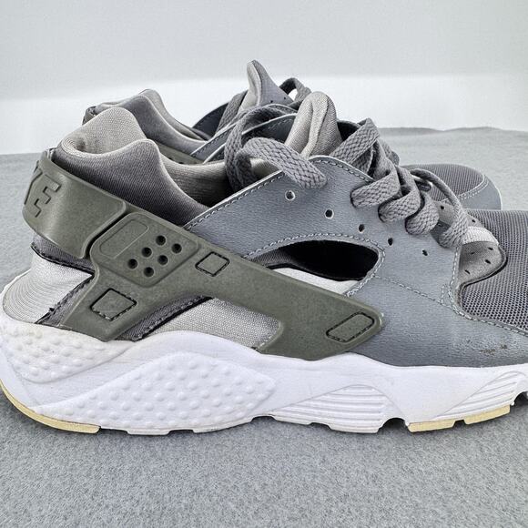 Nike Air Huarache Shoes Youth Size 7Y Gray White Olive Running 654275-012 - Picture 3 of 9
